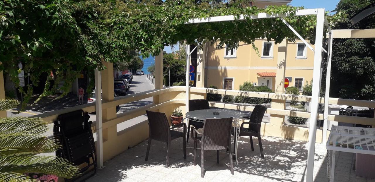 Apartments Villa Sandi Izola Buitenkant foto