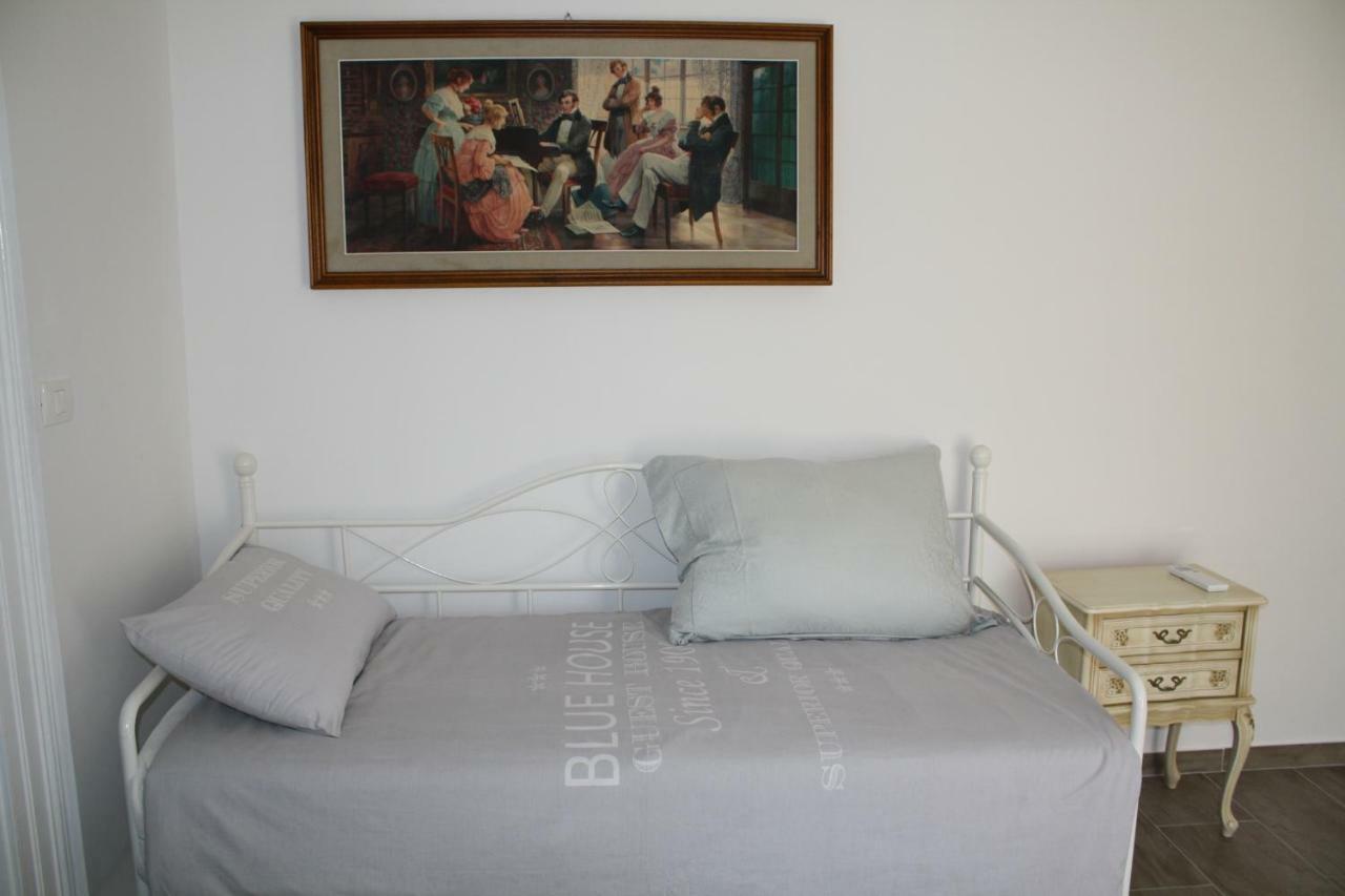 Apartments Villa Sandi Izola Buitenkant foto