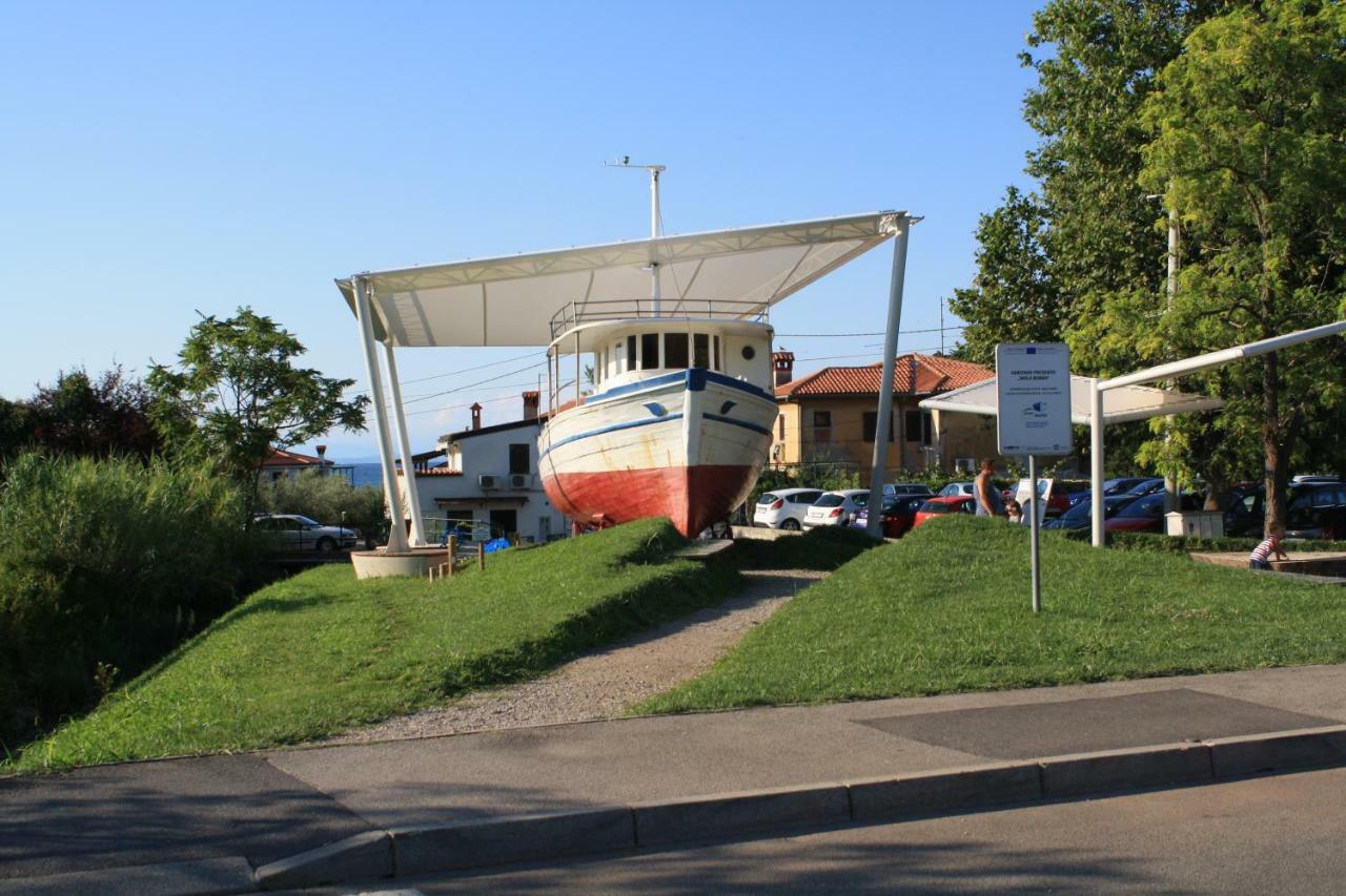 Apartments Villa Sandi Izola Buitenkant foto